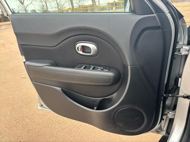 Photo of 2017 Silver Kia Soul
