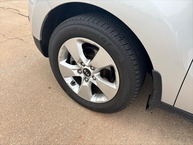 Photo of 2017 Silver Kia Soul