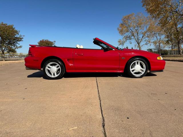 Photo of 1994 Red Ford Mustang