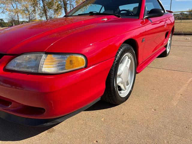 Photo of 1994 Red Ford Mustang