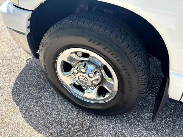 Photo of 2008 White Dodge Ram 2500