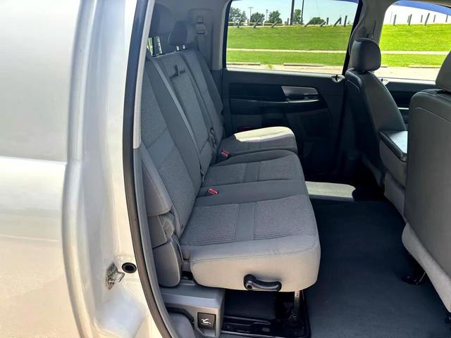 Photo of 2008 White Dodge Ram 2500