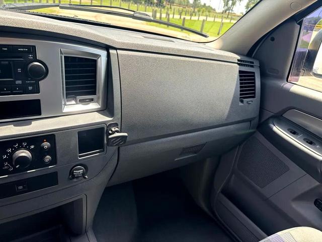 Photo of 2008 White Dodge Ram 2500