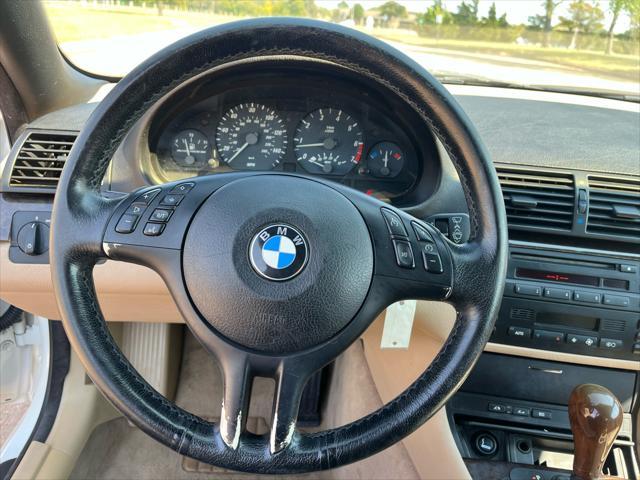 Photo of 2001 White BMW 325