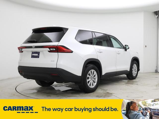 Photo of 2024 White Toyota Grand Highlander
