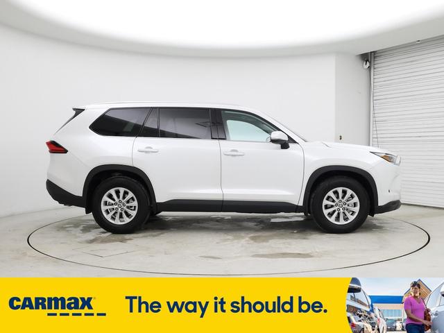 Photo of 2024 White Toyota Grand Highlander