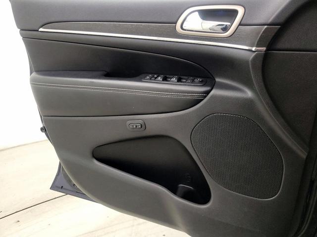 Photo of 2015 Blue Jeep Grand Cherokee