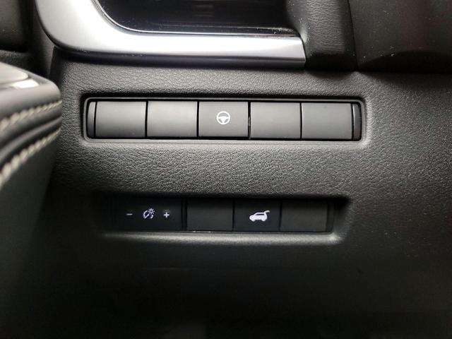 Photo of 2023 Silver Nissan Rogue