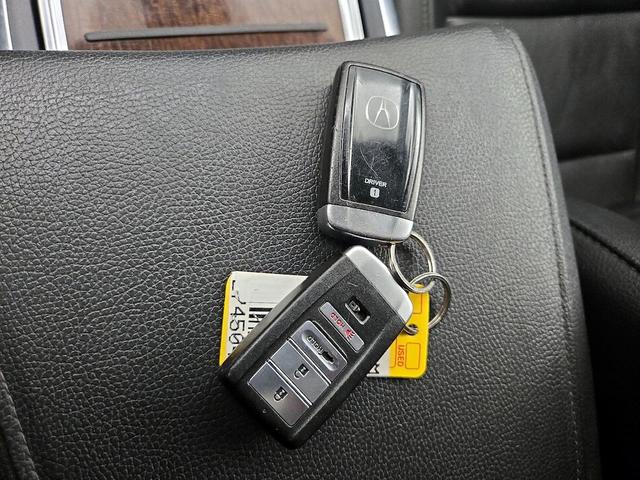 Photo of 2018 Black Acura MDX
