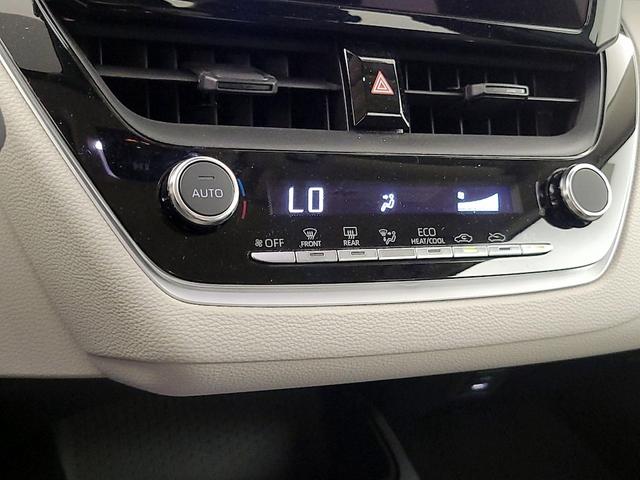 Photo of 2023 White Toyota Corolla