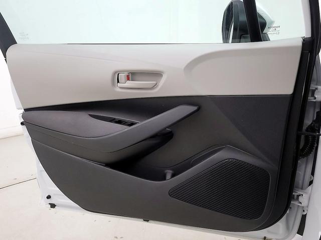 Photo of 2023 White Toyota Corolla