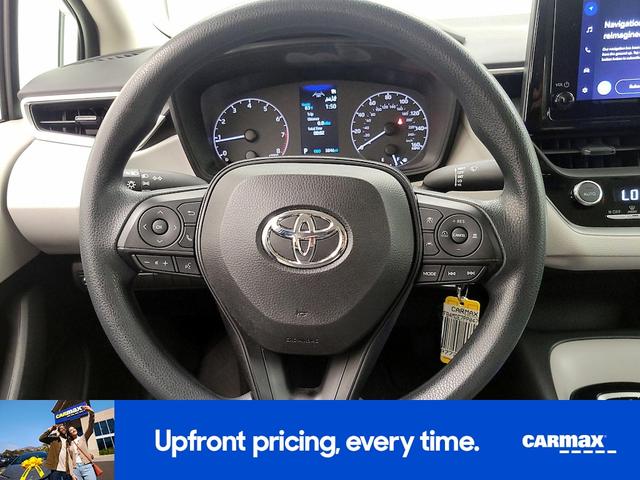 Photo of 2023 White Toyota Corolla