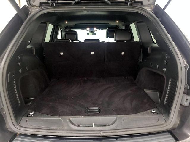 Photo of 2018 Gray Jeep Grand Cherokee