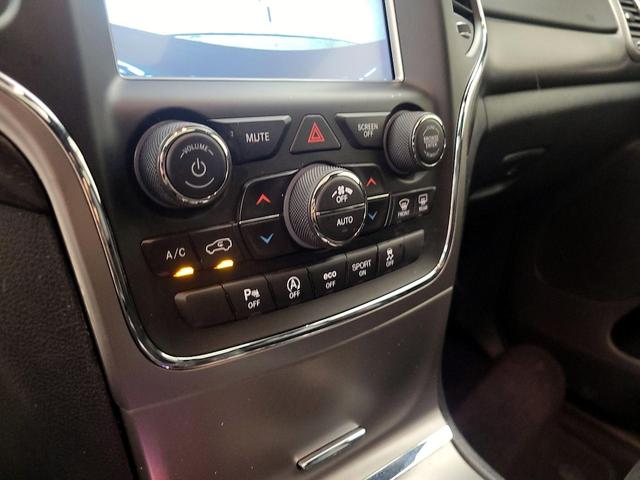 Photo of 2018 Gray Jeep Grand Cherokee