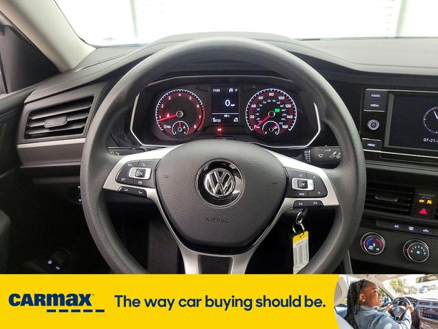 Photo of 2021 White Volkswagen Jetta