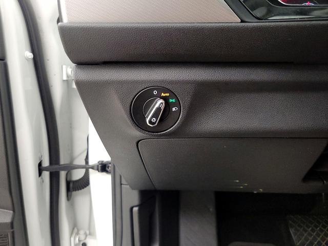 Photo of 2021 White Volkswagen Jetta