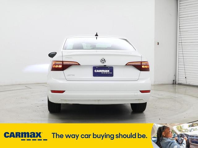 Photo of 2021 White Volkswagen Jetta