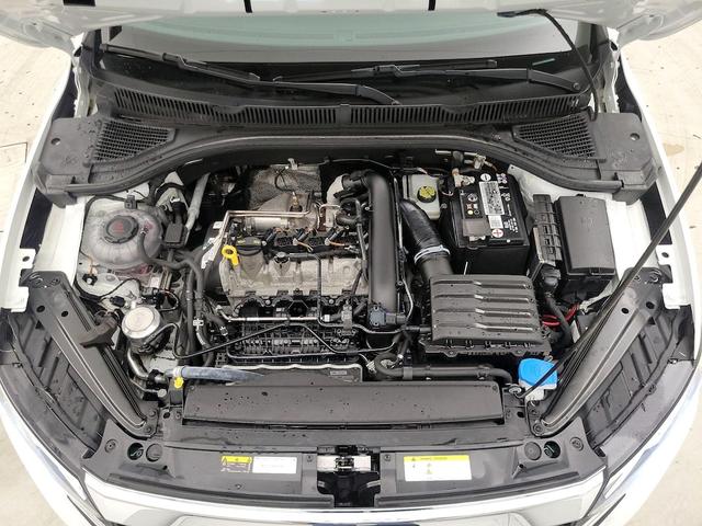 Photo of 2021 White Volkswagen Jetta