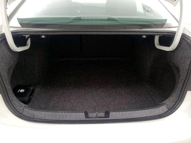 Photo of 2021 White Volkswagen Jetta