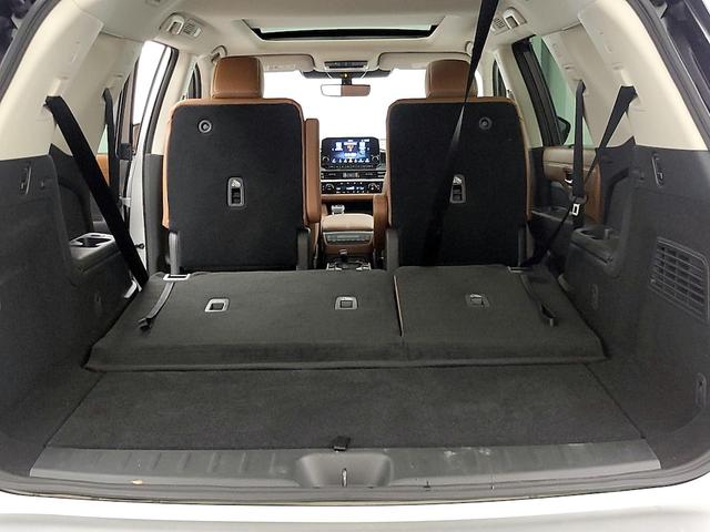 Photo of 2024 Silver Nissan Pathfinder