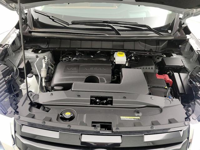 Photo of 2024 Silver Nissan Pathfinder