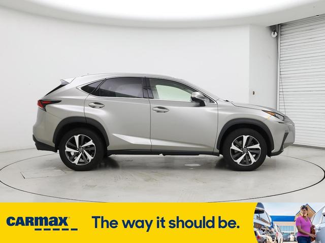 Photo of 2018 Silver Lexus NX 300