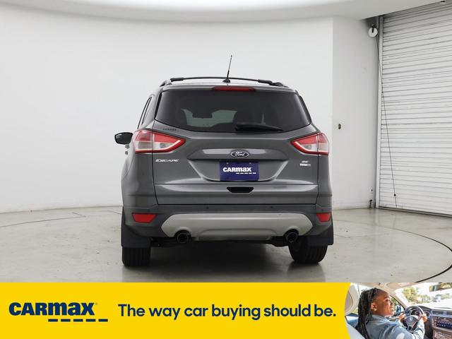 Photo of 2016 Gray Ford Escape