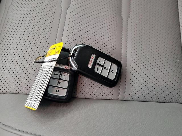Photo of 2017 Gray Honda CR-V
