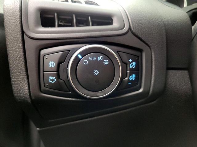 Photo of 2015 Silver Ford Focus