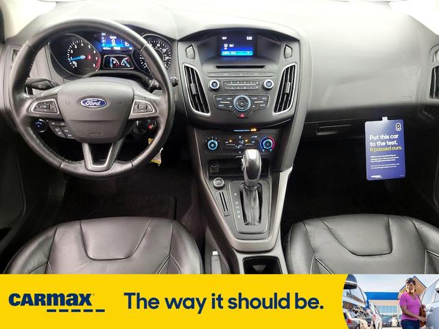 Photo of 2015 Silver Ford Focus