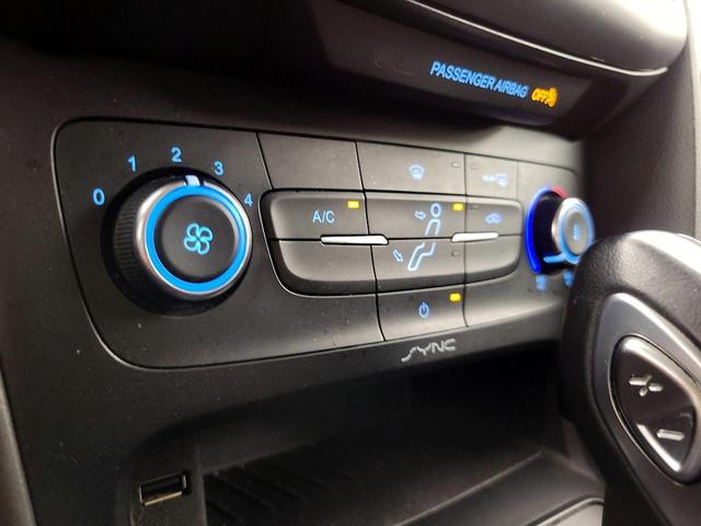 Photo of 2015 Silver Ford Focus