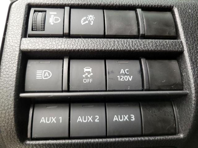 Photo of 2024 White Toyota Tacoma