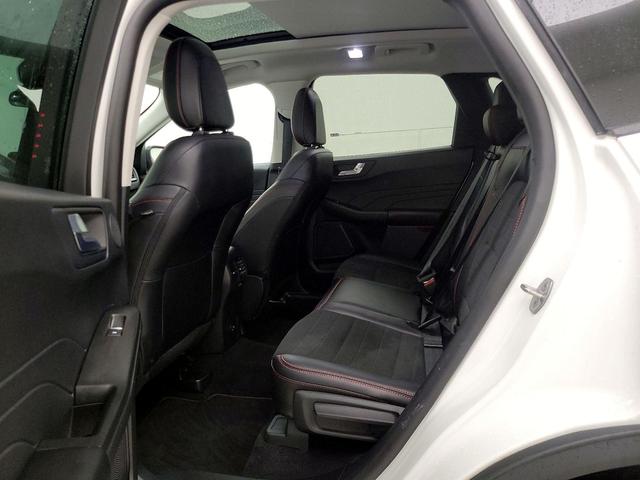 Photo of 2022 White Ford Escape