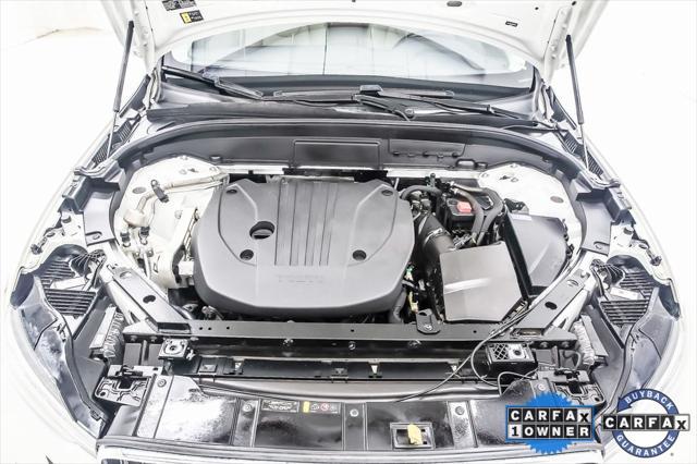 Photo of 2022 White Volvo XC60