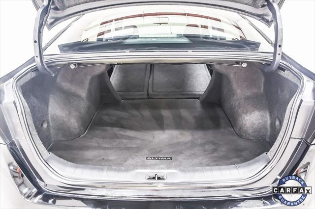 Photo of 2020 Super Black Nissan Altima