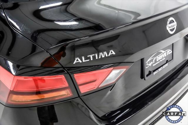 Photo of 2020 Super Black Nissan Altima