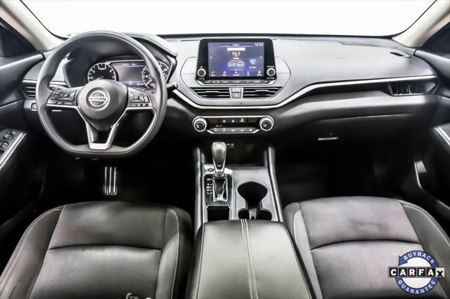 Photo of 2020 Super Black Nissan Altima