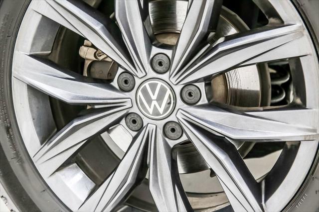 Photo of 2022 Deep Black Pearl Volkswagen Tiguan