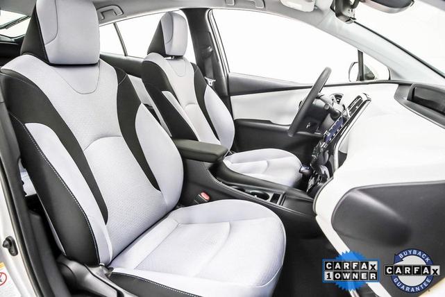 Photo of 2022 Classic Silver Metallic Toyota Prius