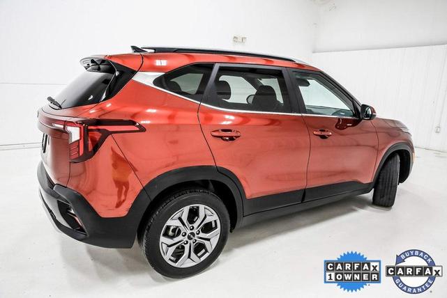 Photo of 2024 Mars Orange Kia Seltos