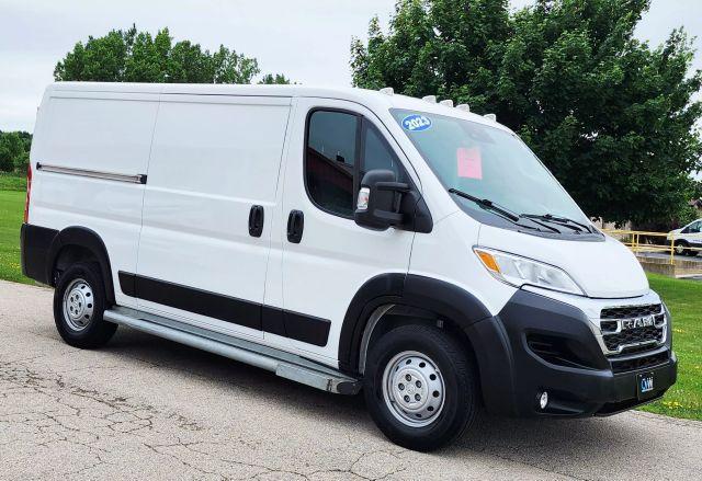 Photo of 2023 White RAM ProMaster 2500