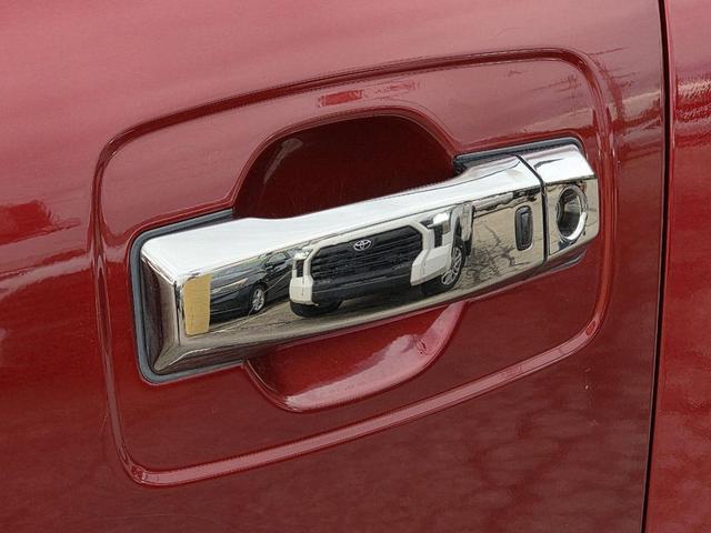 Photo of 2016 Cayenne Red Nissan Titan XD