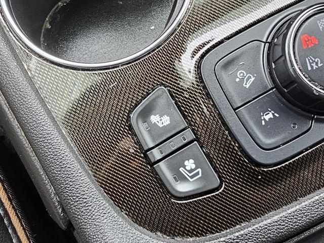 Photo of 2023 Light Stone Metallic GMC Acadia