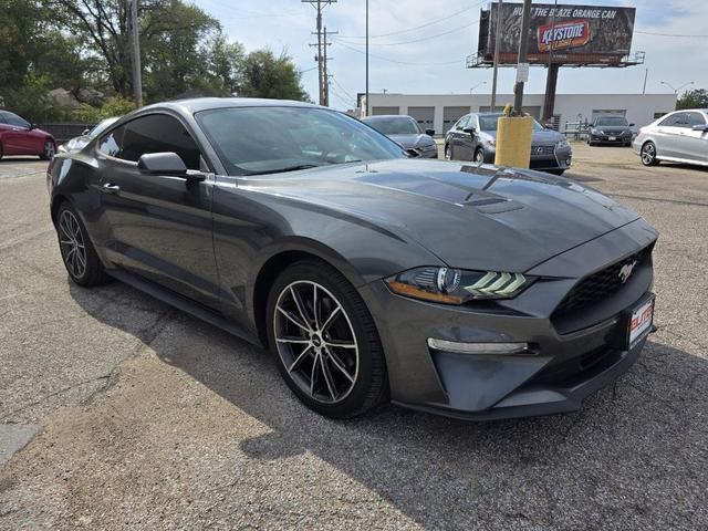 Photo of 2018 Magnetic Metallic Ford Mustang