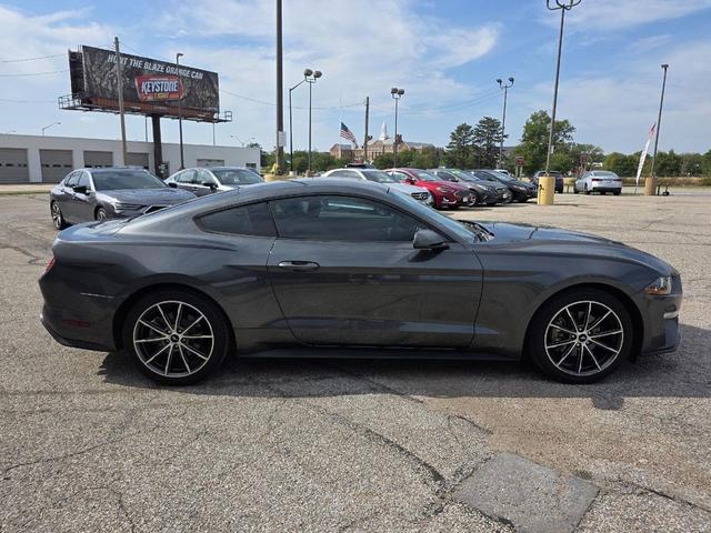 Photo of 2018 Magnetic Metallic Ford Mustang