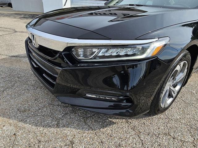 Photo of 2018 Crystal Black Pearl Honda Accord