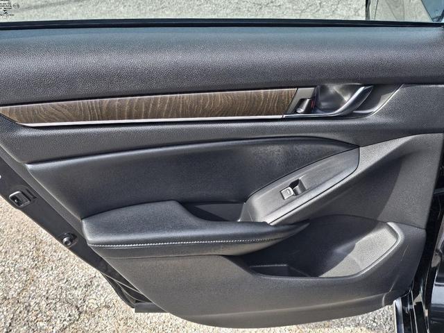 Photo of 2018 Crystal Black Pearl Honda Accord