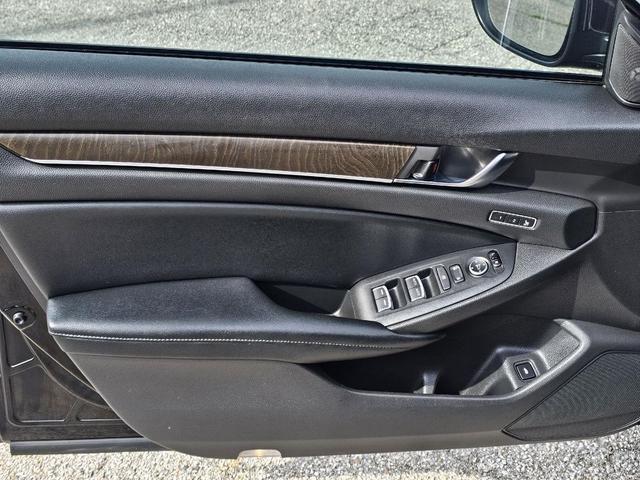 Photo of 2018 Crystal Black Pearl Honda Accord