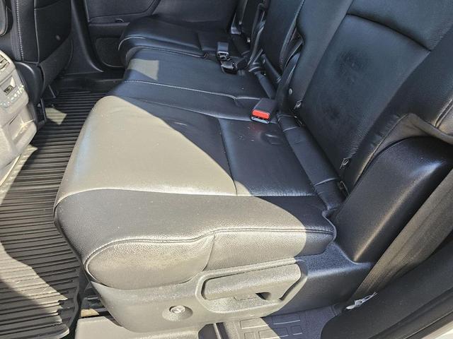 Photo of 2018 White Diamond Pearl Honda Pilot