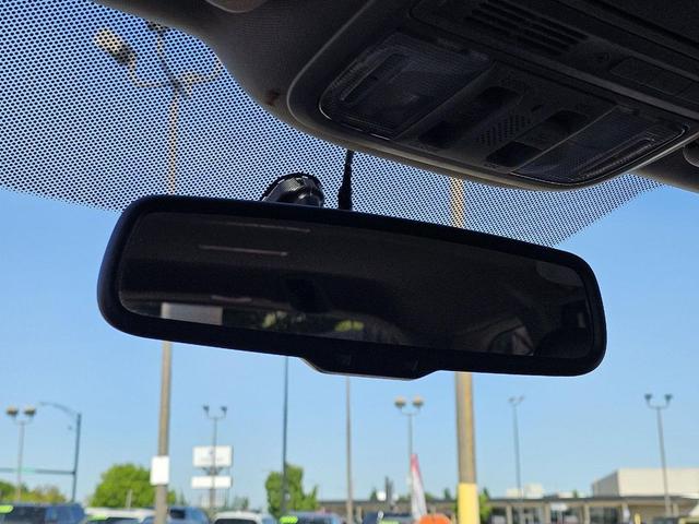 Photo of 2018 White Diamond Pearl Honda Pilot